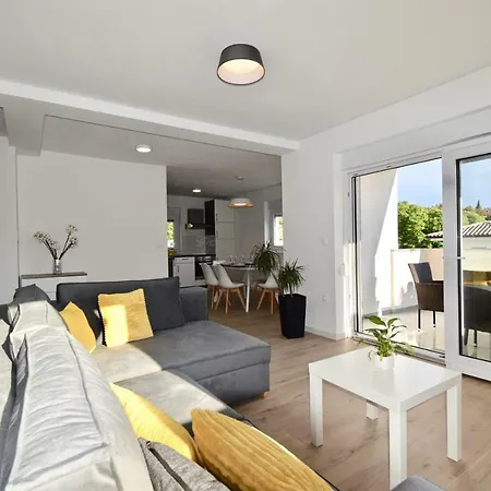 Mira Guest house Pula