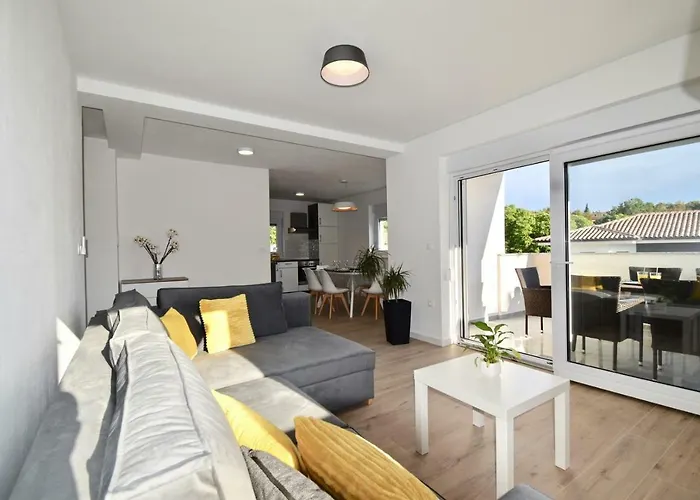 Mira 게스트하우스 풀라