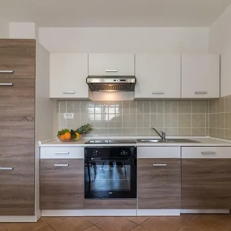 Mira Guest house Pula