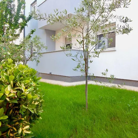 Mira Guest house