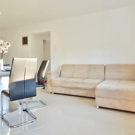 Mira Guest house