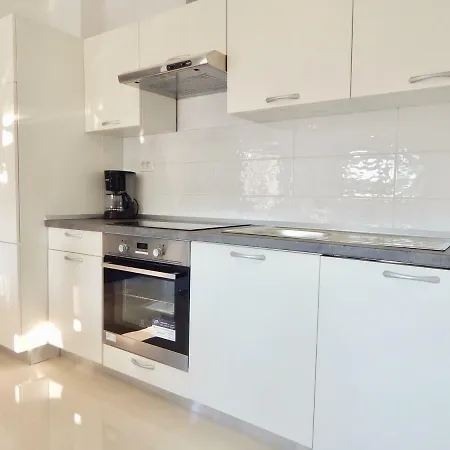 Mira Guest house 3*