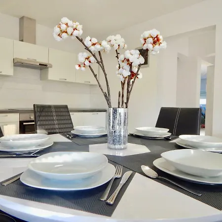Mira Guest house 3*