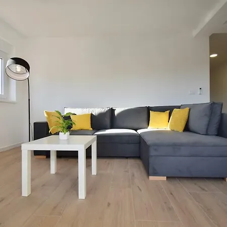 Mira Guest house Pula